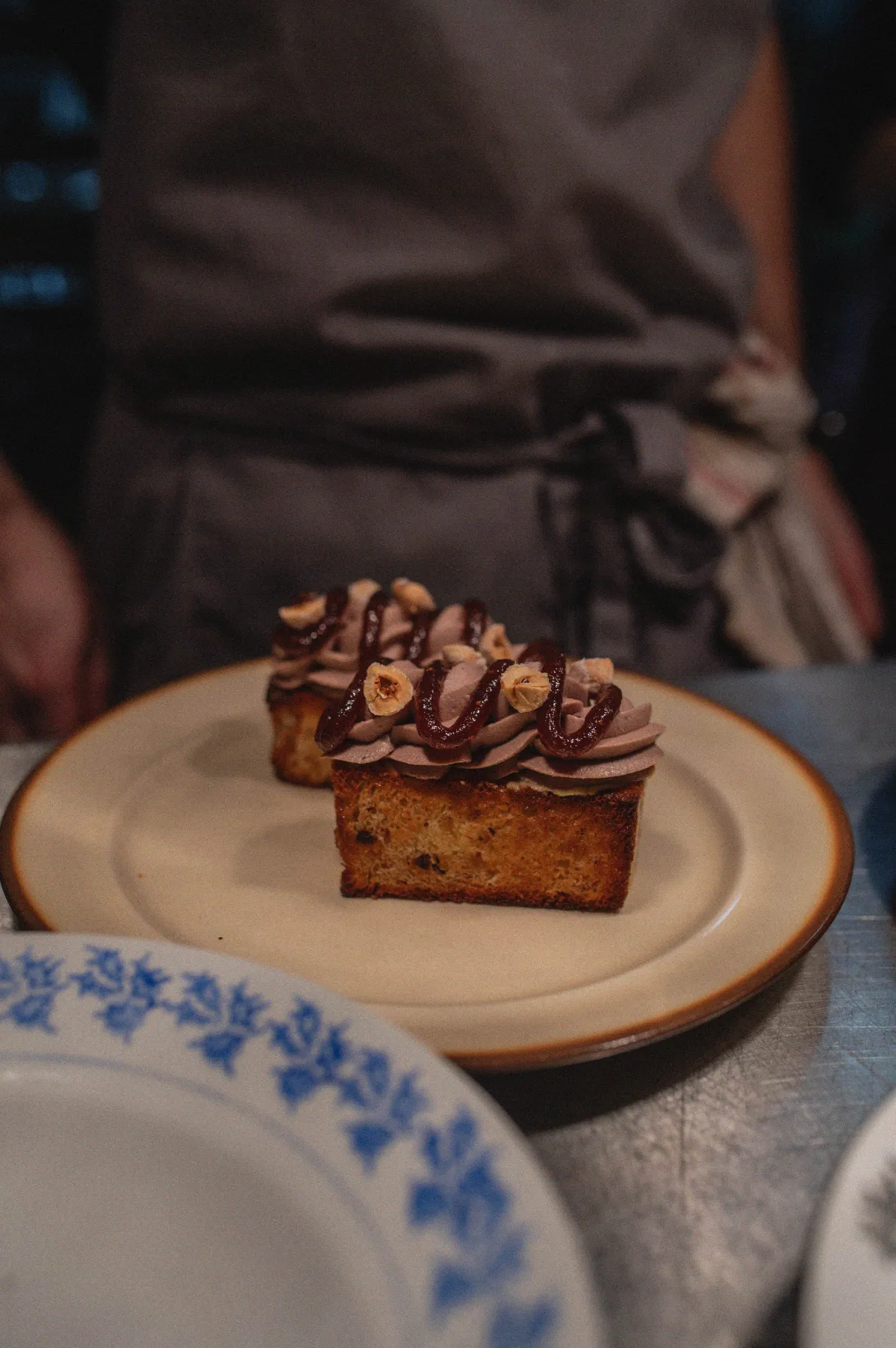 Kunstvoll angerichteter Teller in einem Danziger Spitzenrestaurant